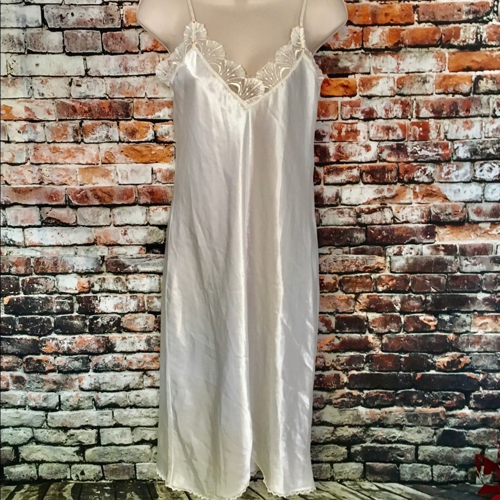 Vintage gold label Victoria’s Secret ,m